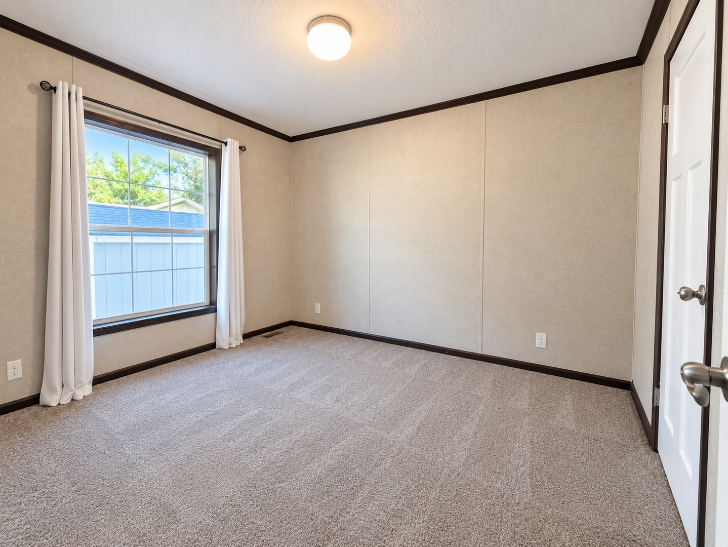 250 Sandalwood Street Property Photo 10