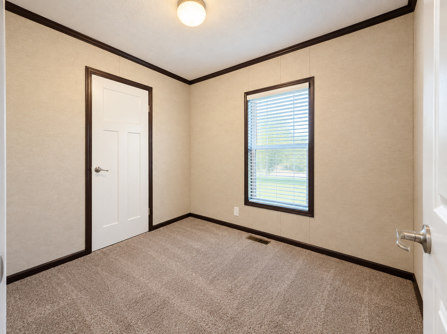 250 Sandalwood Street Property Photo 12