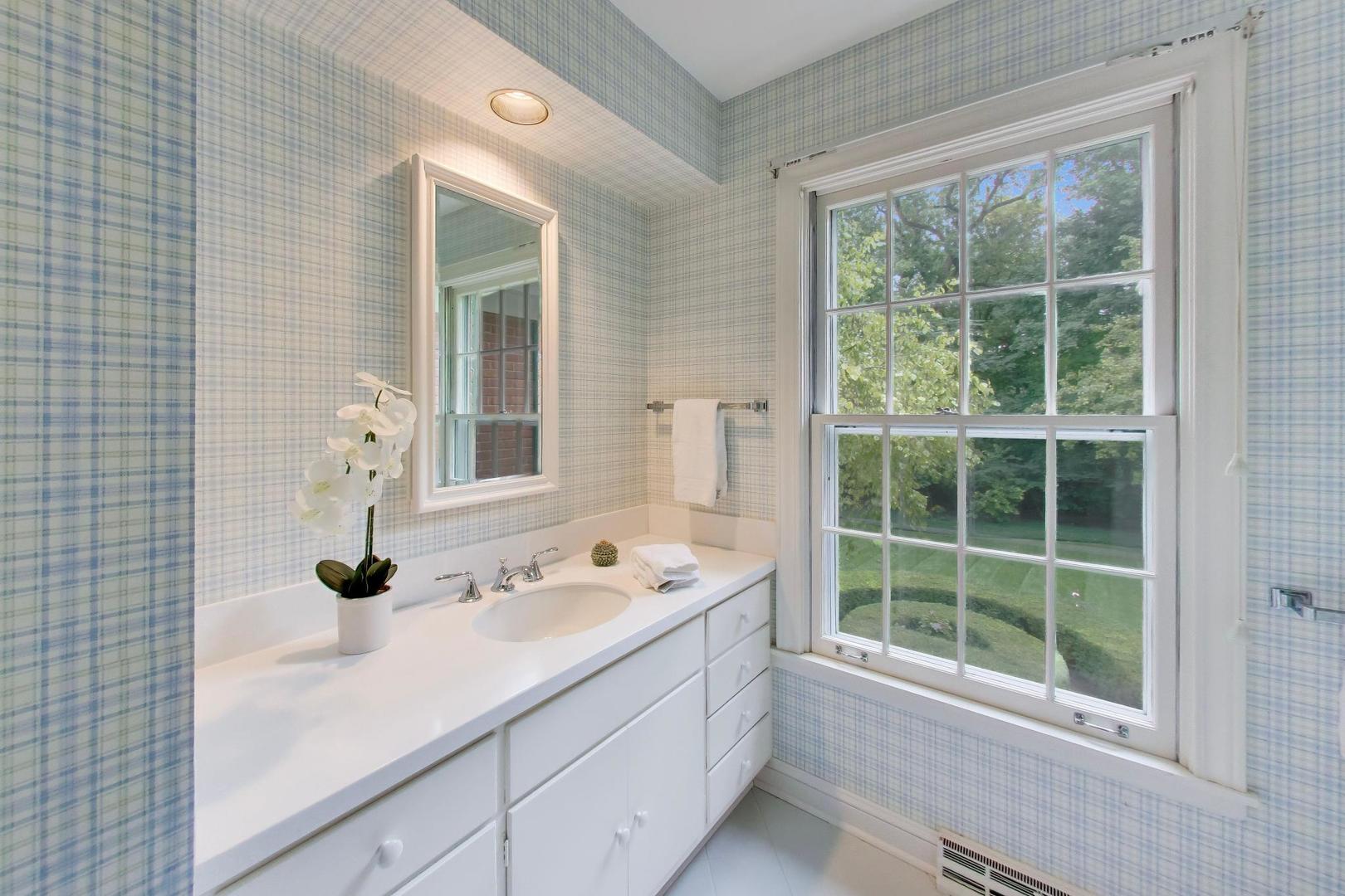 197 N Green Bay Road Property Photo 31