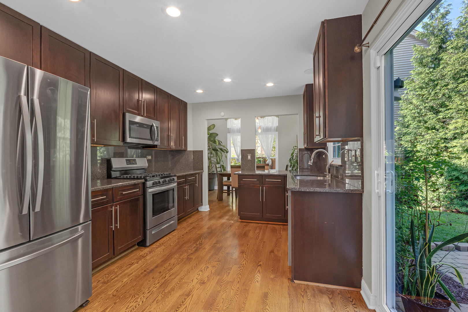 585 Marseilles Circle Property Photo 8