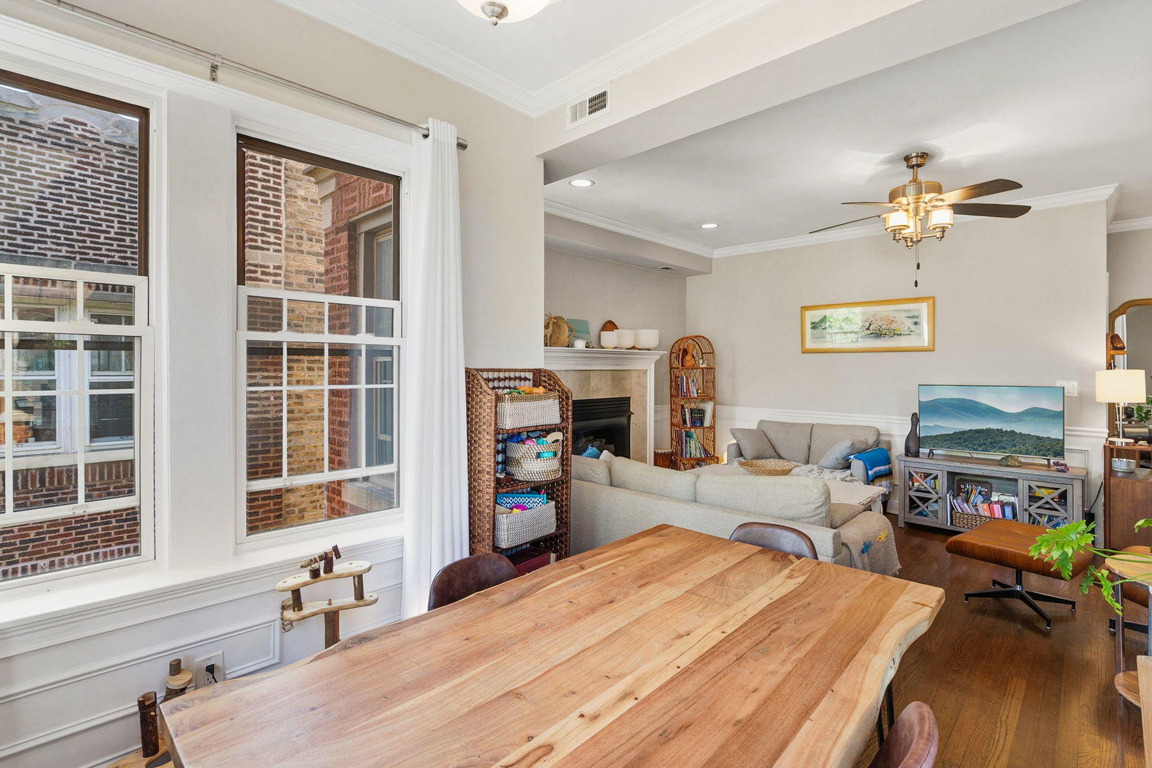 6454 N Bosworth Avenue 3a Property Photo 11