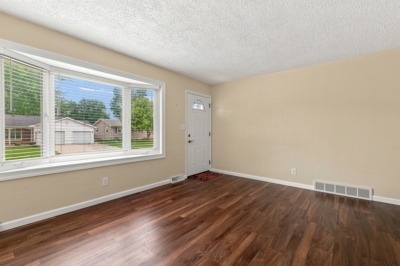 2813 9th Street Property Photo 3