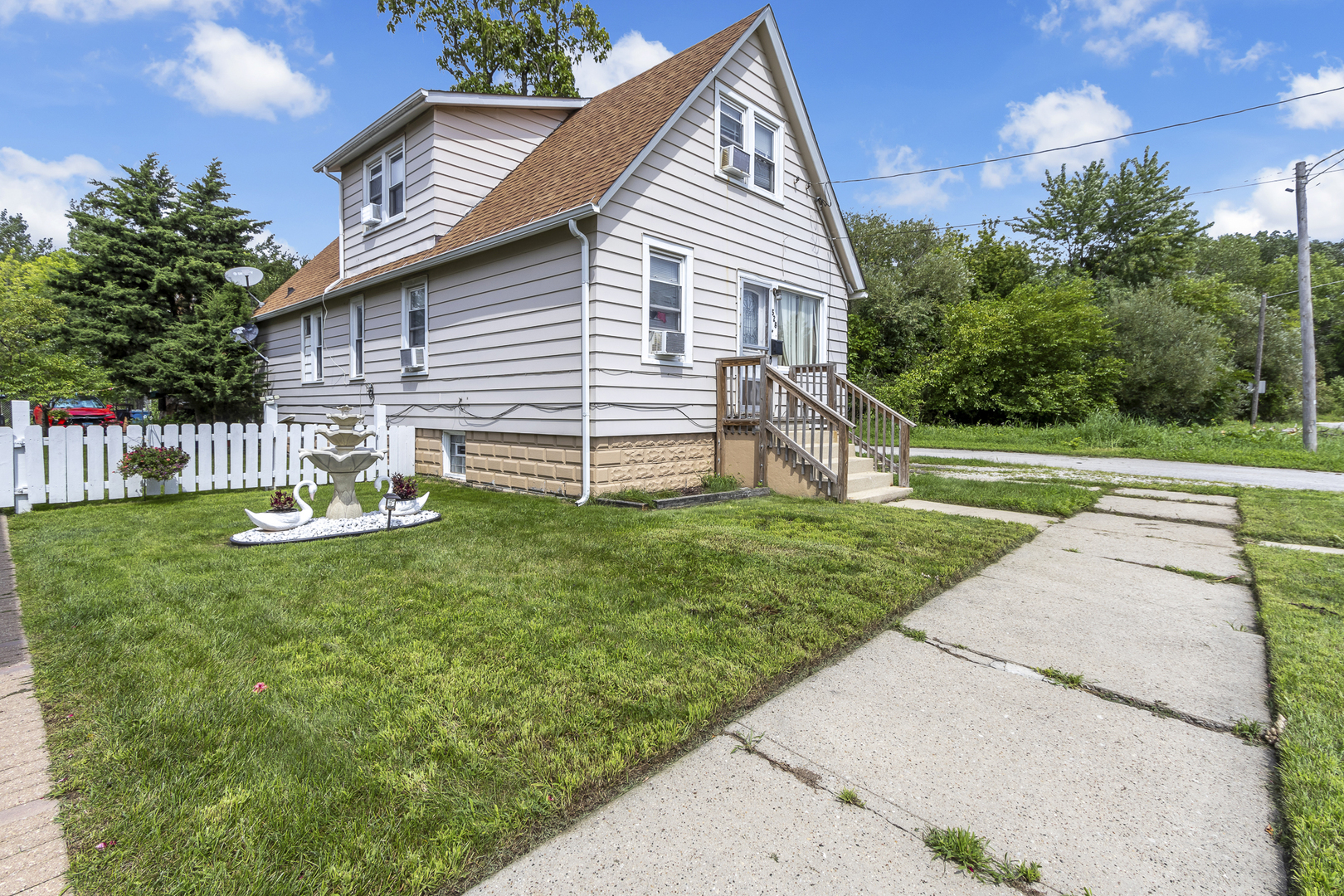 528 E 156th Street Property Photo 2