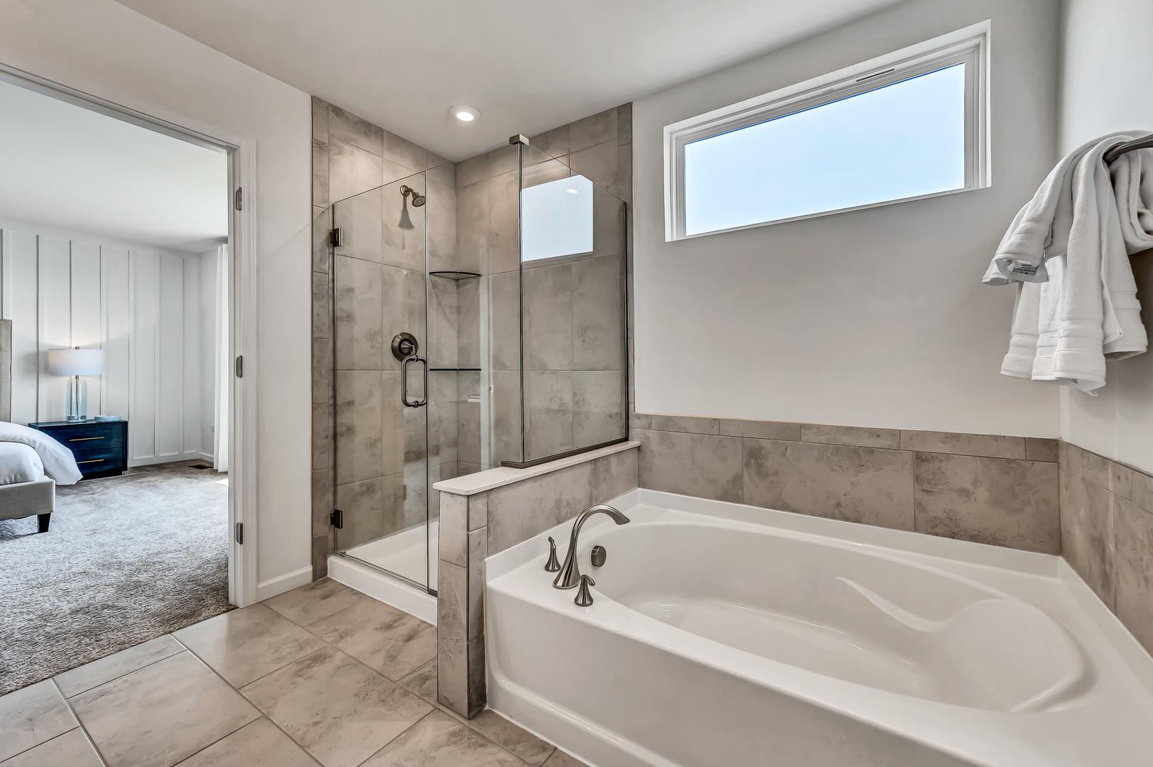2806 Mia Road Property Photo 12