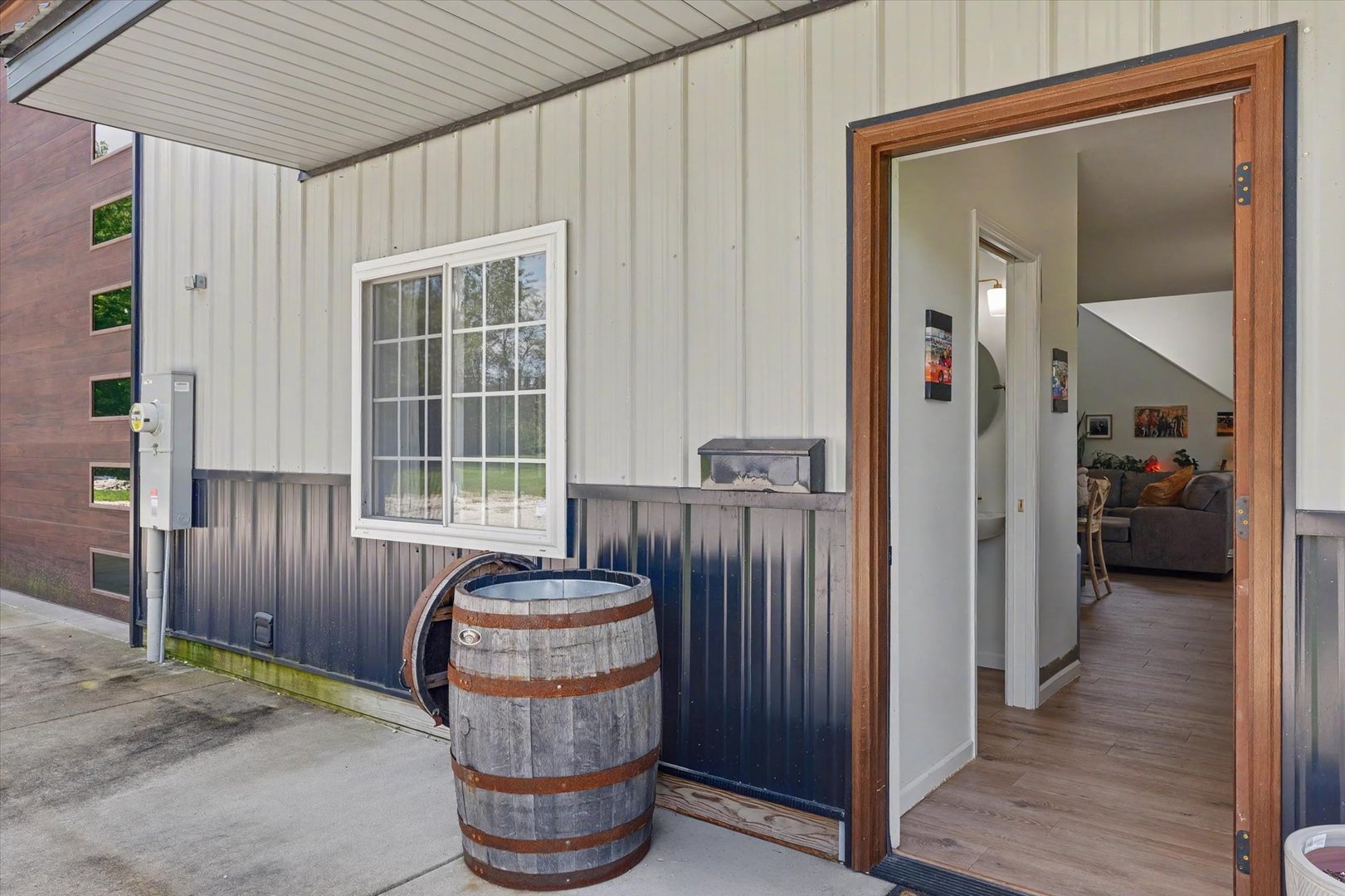 652 E Summer Street Property Photo 10