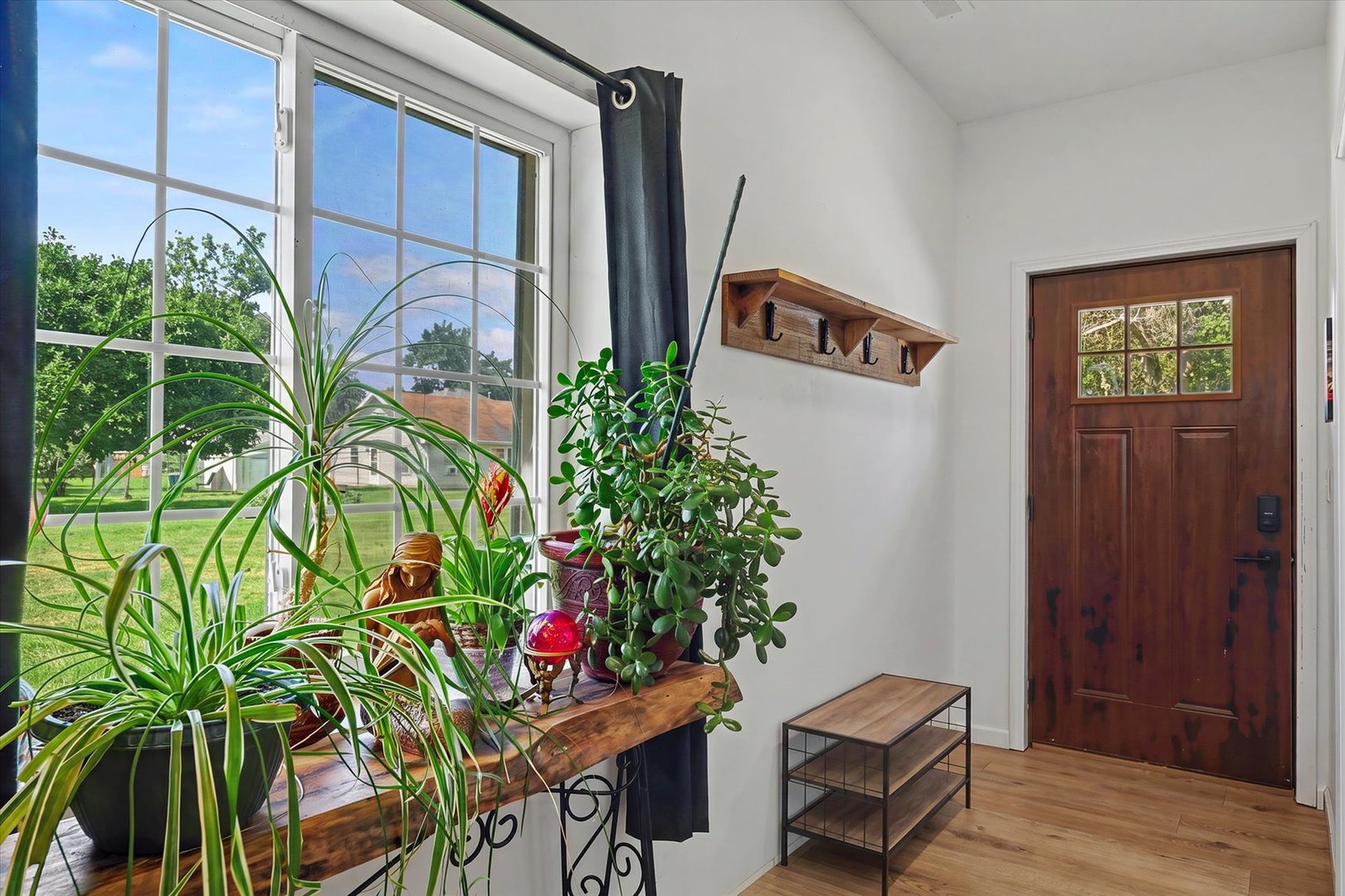 652 E Summer Street Property Photo 11