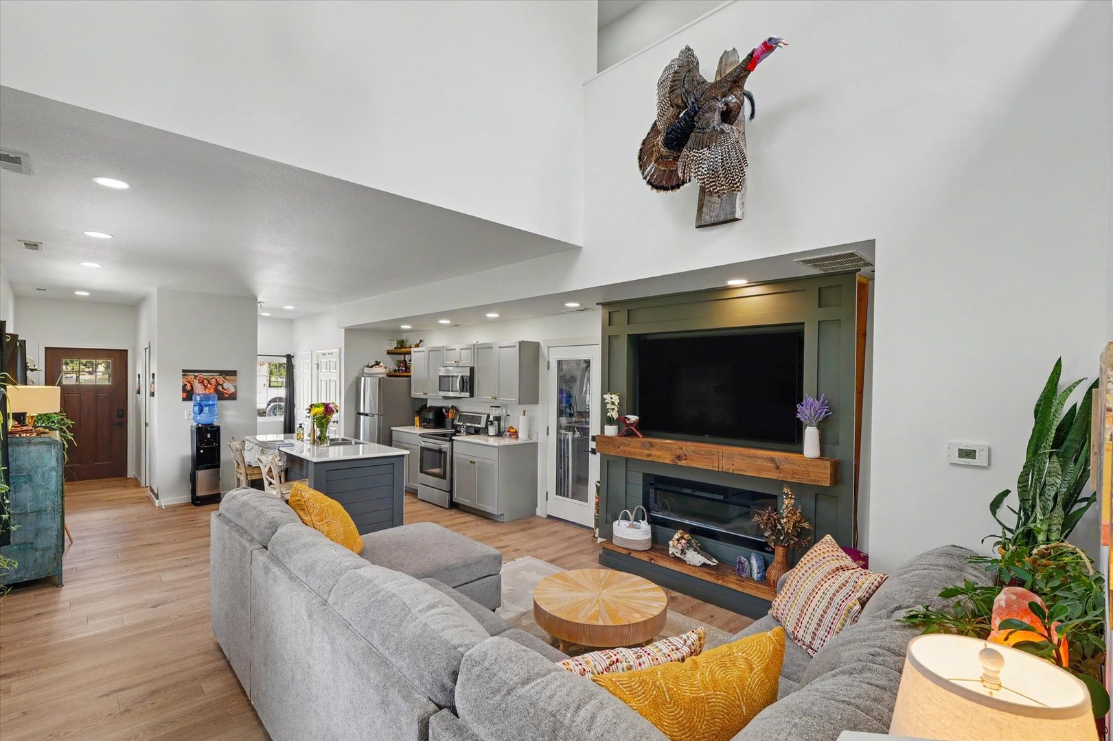 652 E Summer Street Property Photo 15