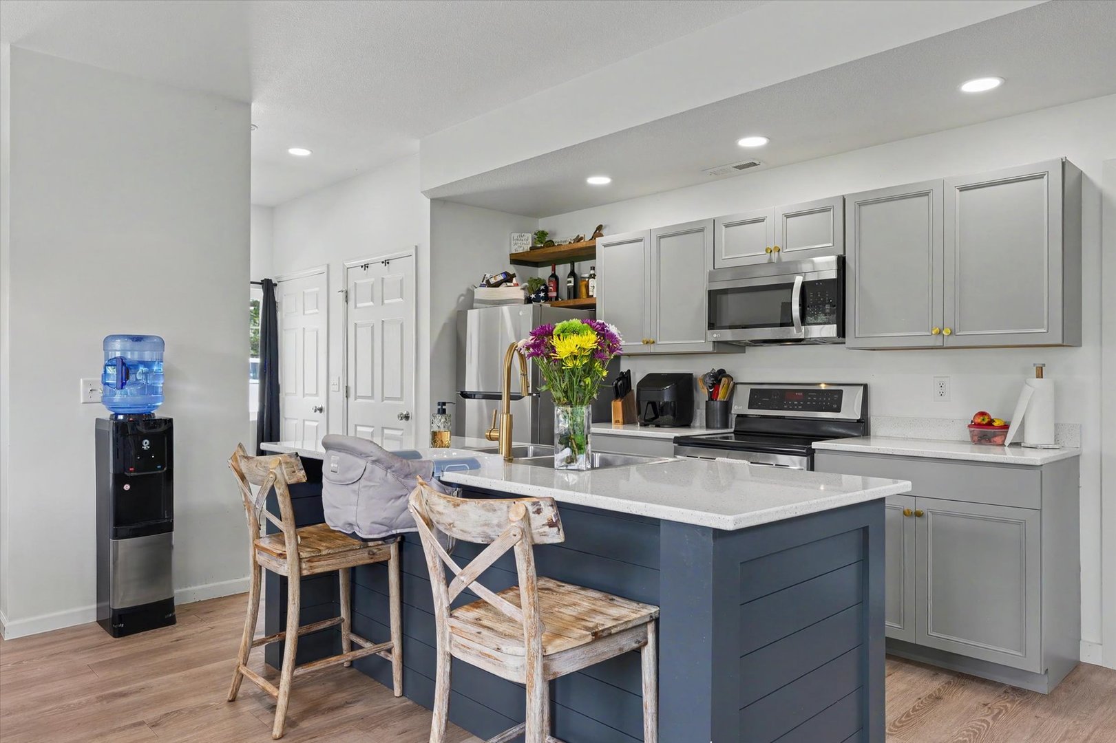 652 E Summer Street Property Photo 19