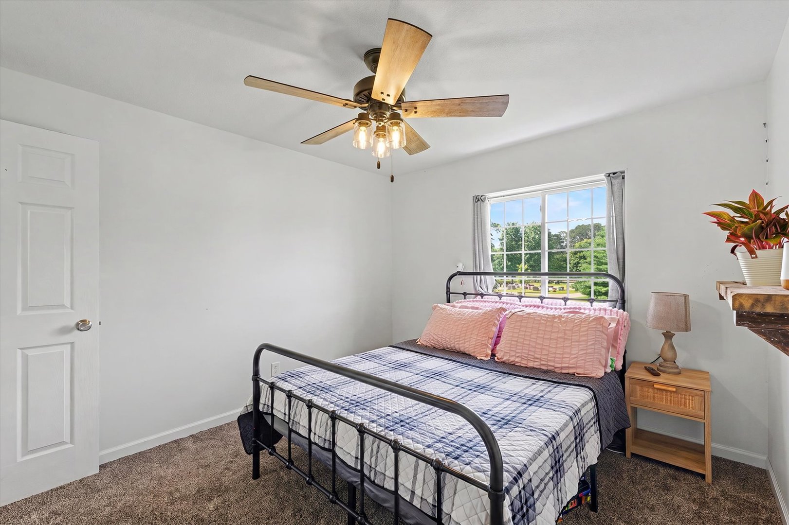 652 E Summer Street Property Photo 28