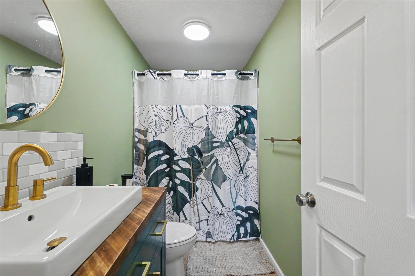 652 E Summer Street Property Photo 32
