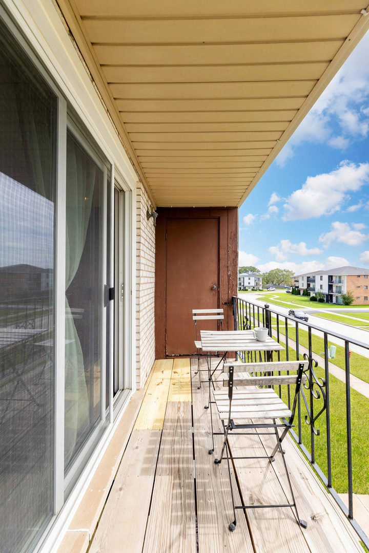 7336 W 85th Place 3a Property Photo 11