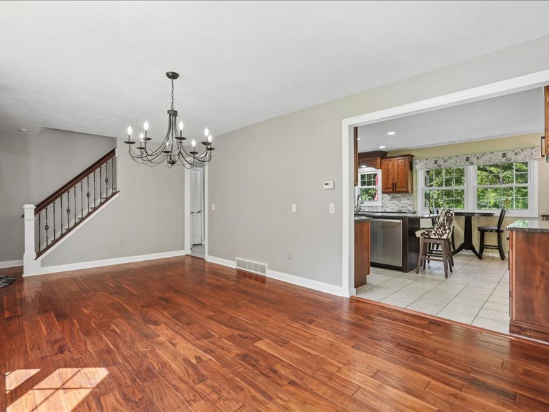 2260 Kingsbury Drive Property Photo 14