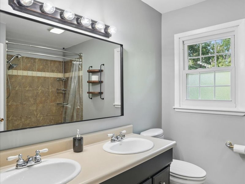 2260 Kingsbury Drive Property Photo 18