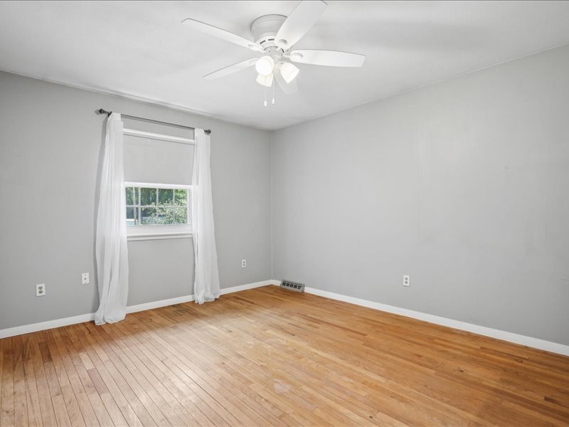 2260 Kingsbury Drive Property Photo 19