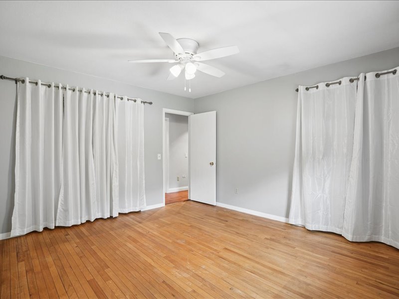 2260 Kingsbury Drive Property Photo 20
