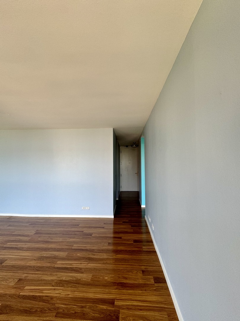 4343 N Clarendon Avenue 1212 Property Photo 11
