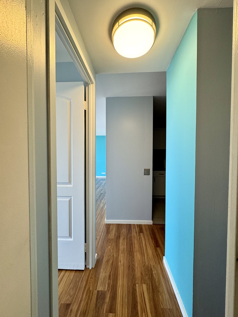 4343 N Clarendon Avenue 1212 Property Photo 15
