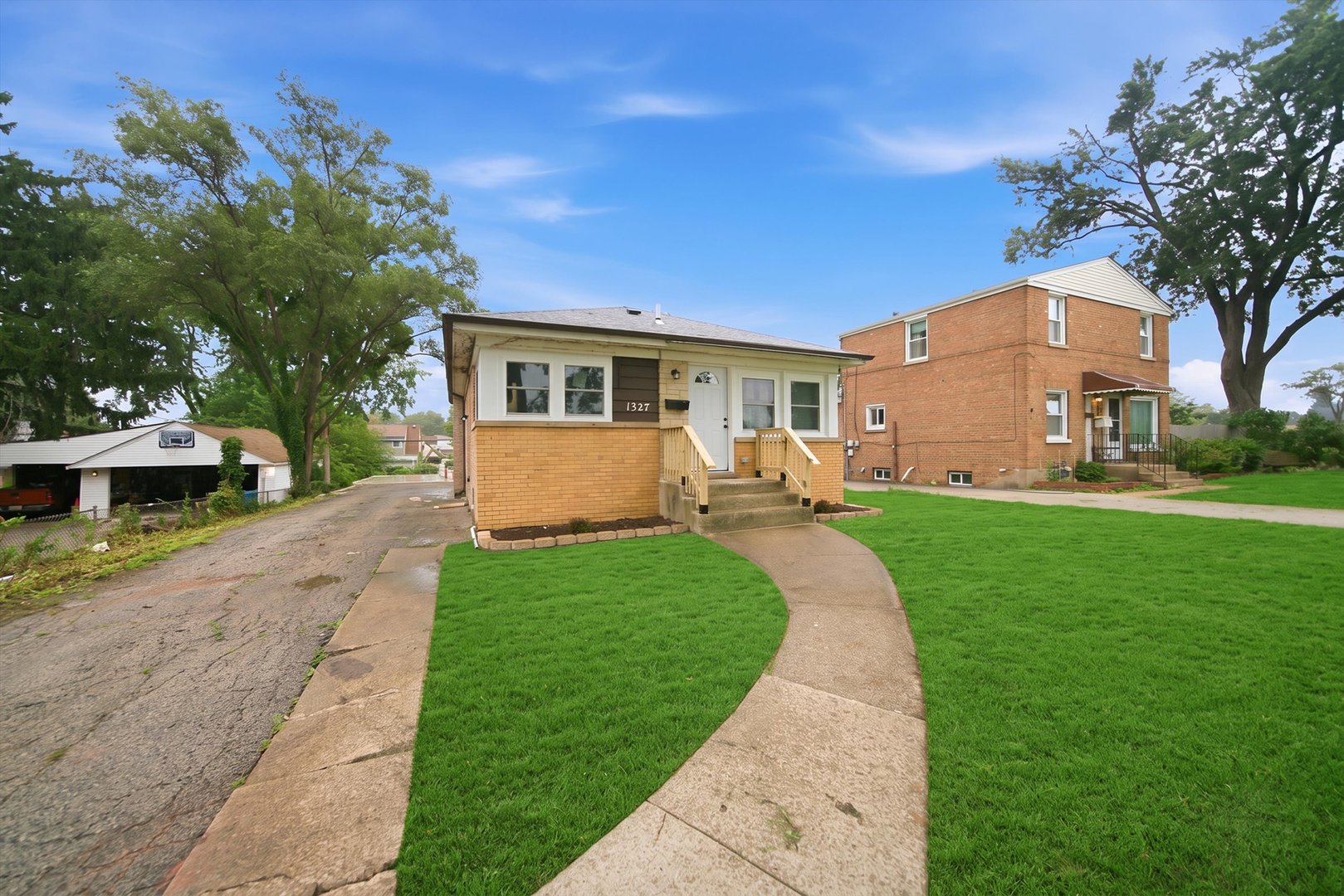 1327 S Wolf Road Property Photo 1