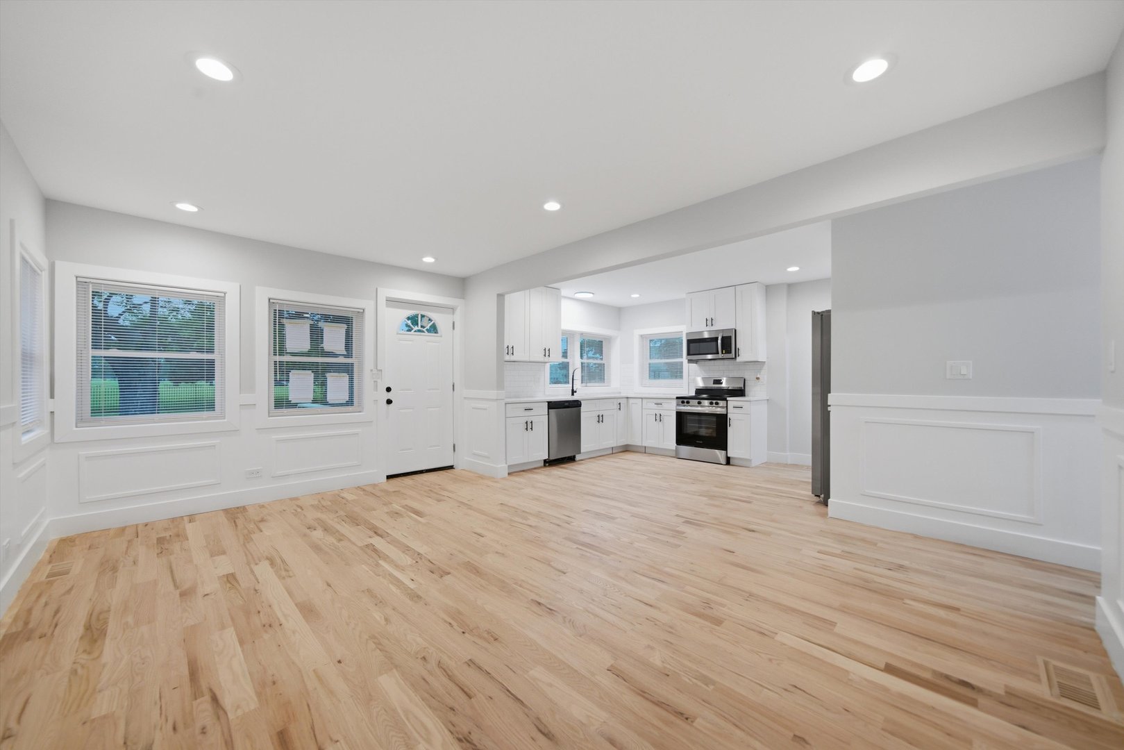 1327 S Wolf Road Property Photo 3