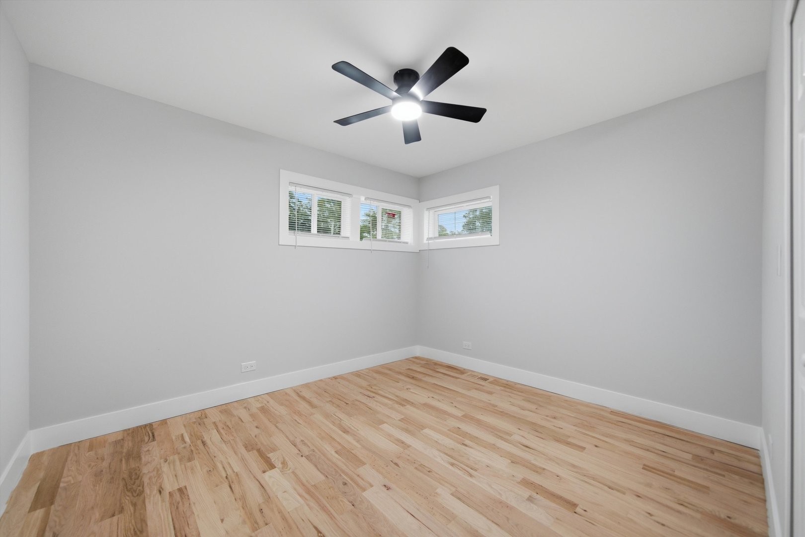 1327 S Wolf Road Property Photo 12