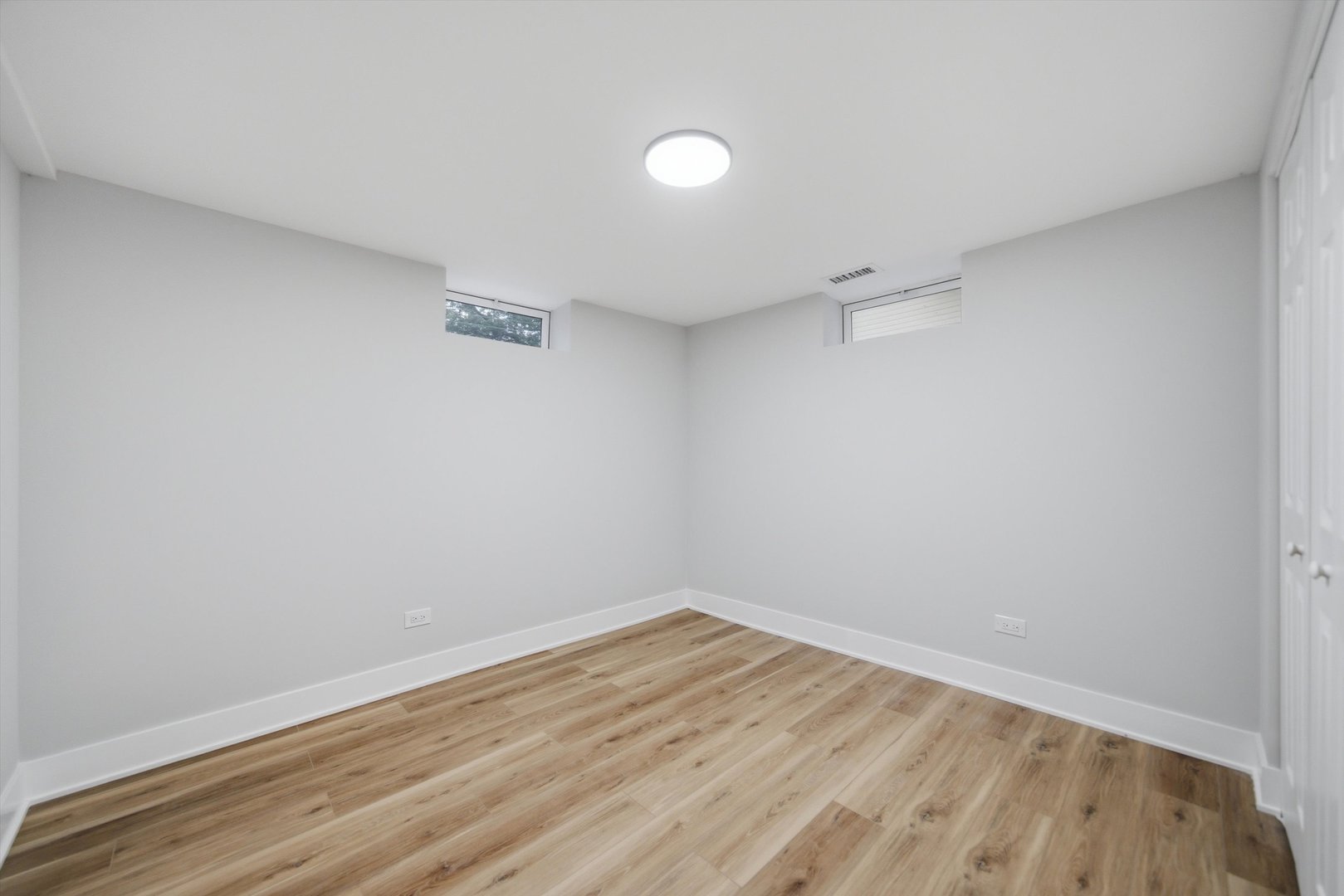 1327 S Wolf Road Property Photo 19