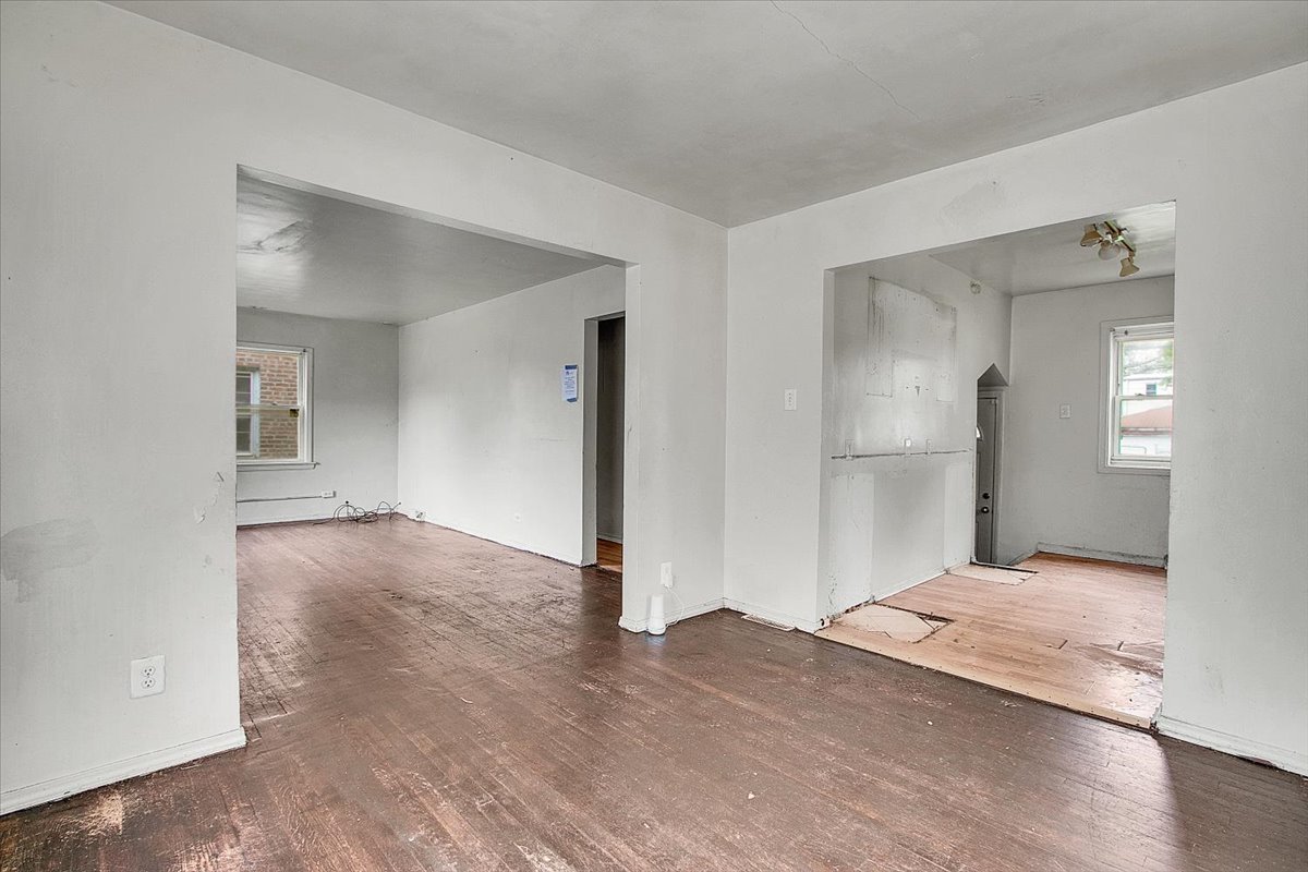 12908 S Wallace Street Property Photo 7