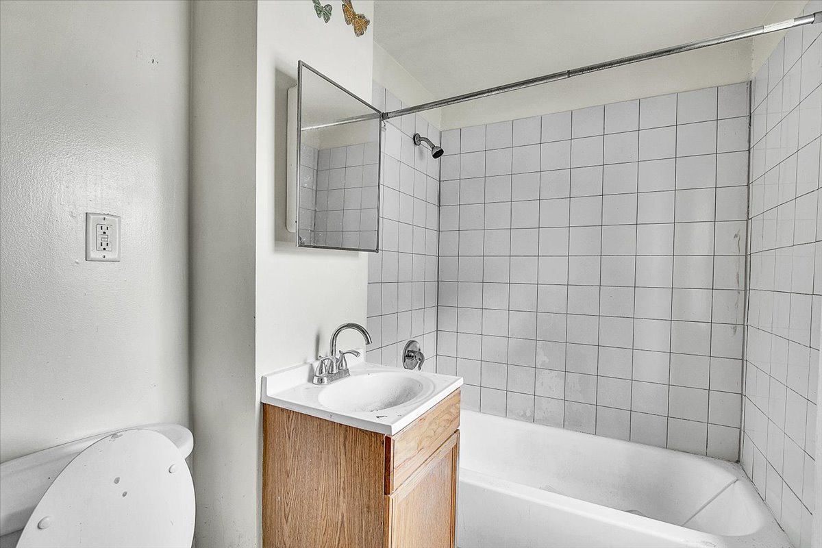 12908 S Wallace Street Property Photo 11