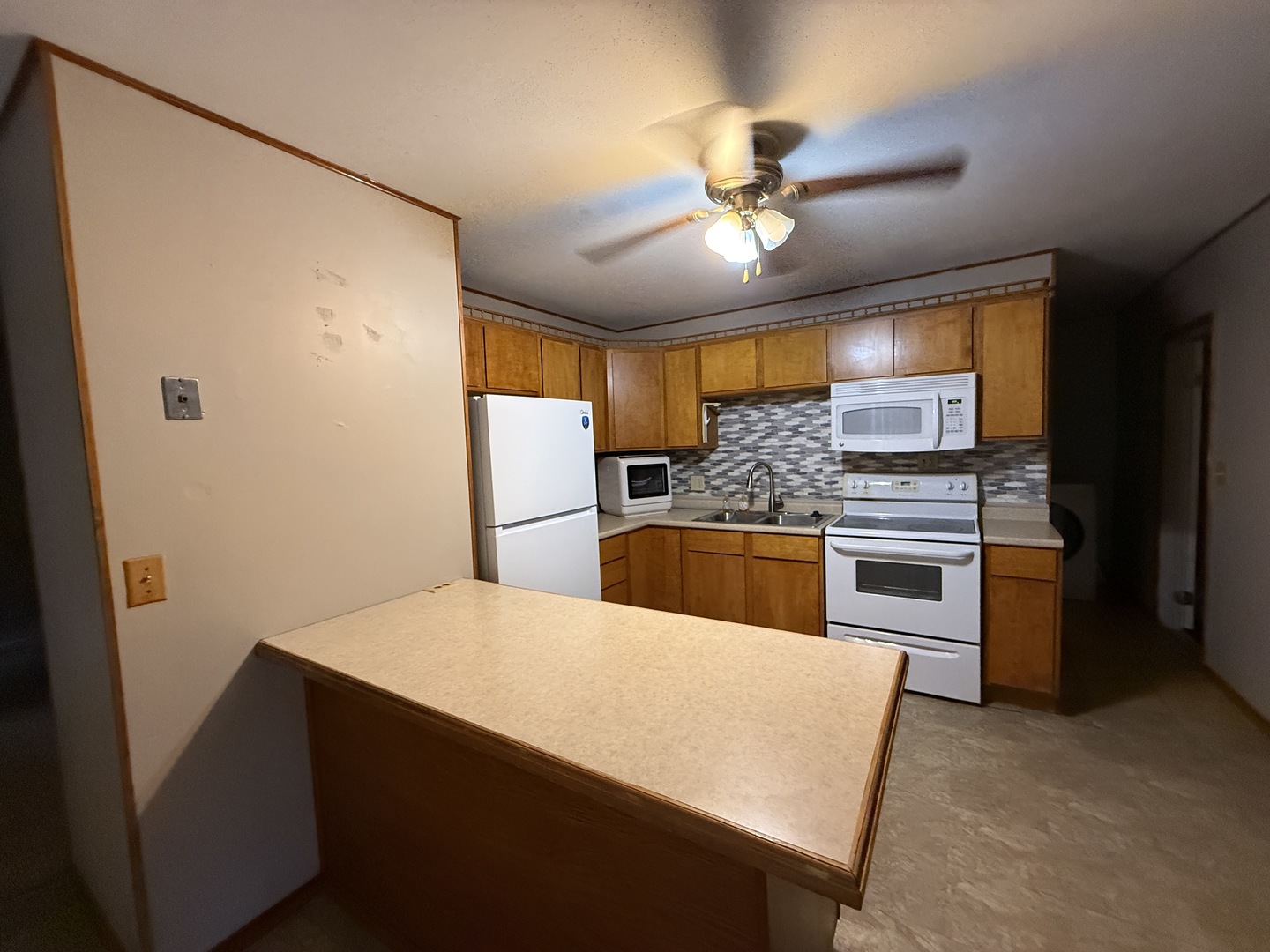 626 W Rigdon Street Property Photo 7