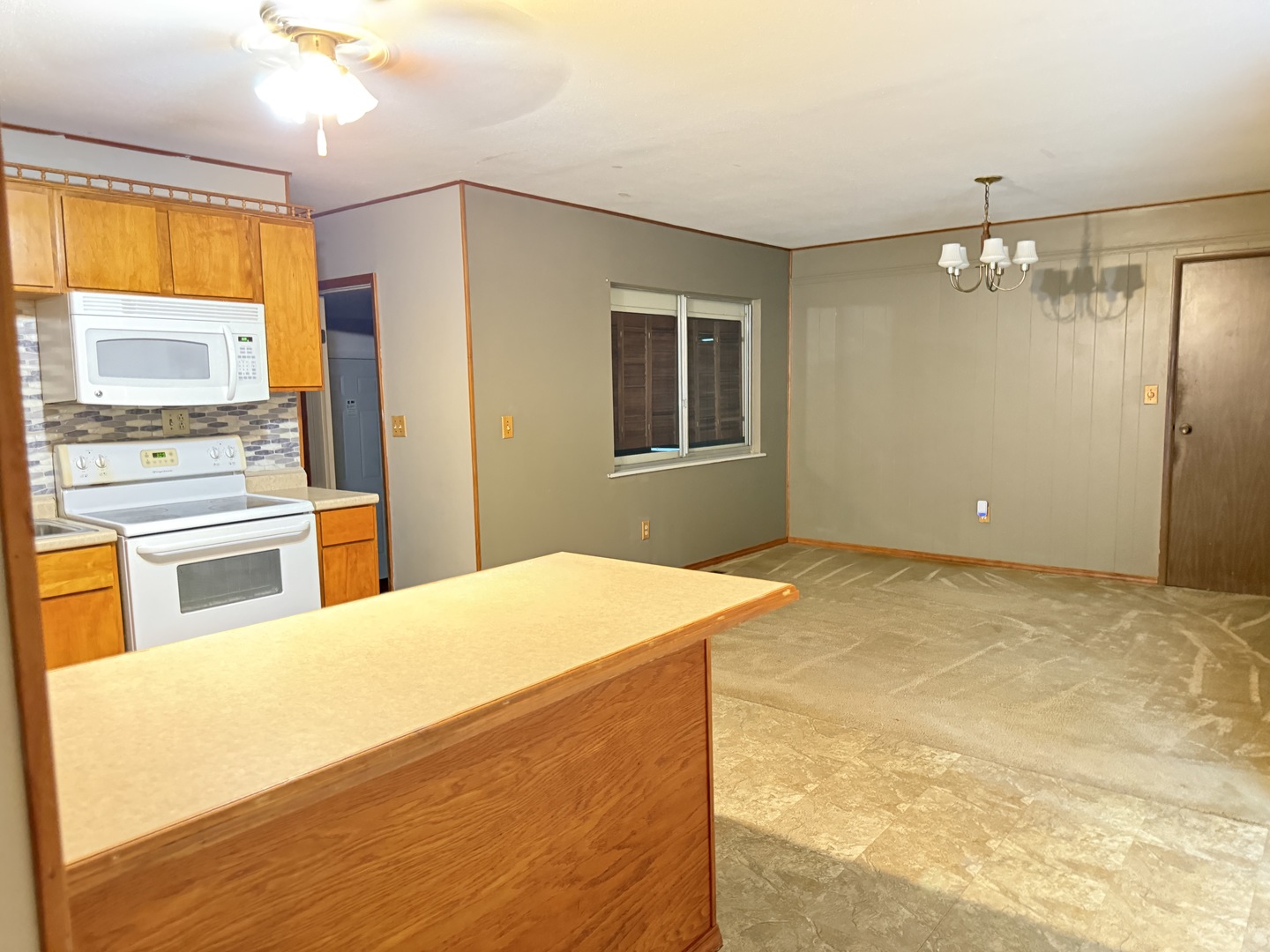 626 W Rigdon Street Property Photo 8