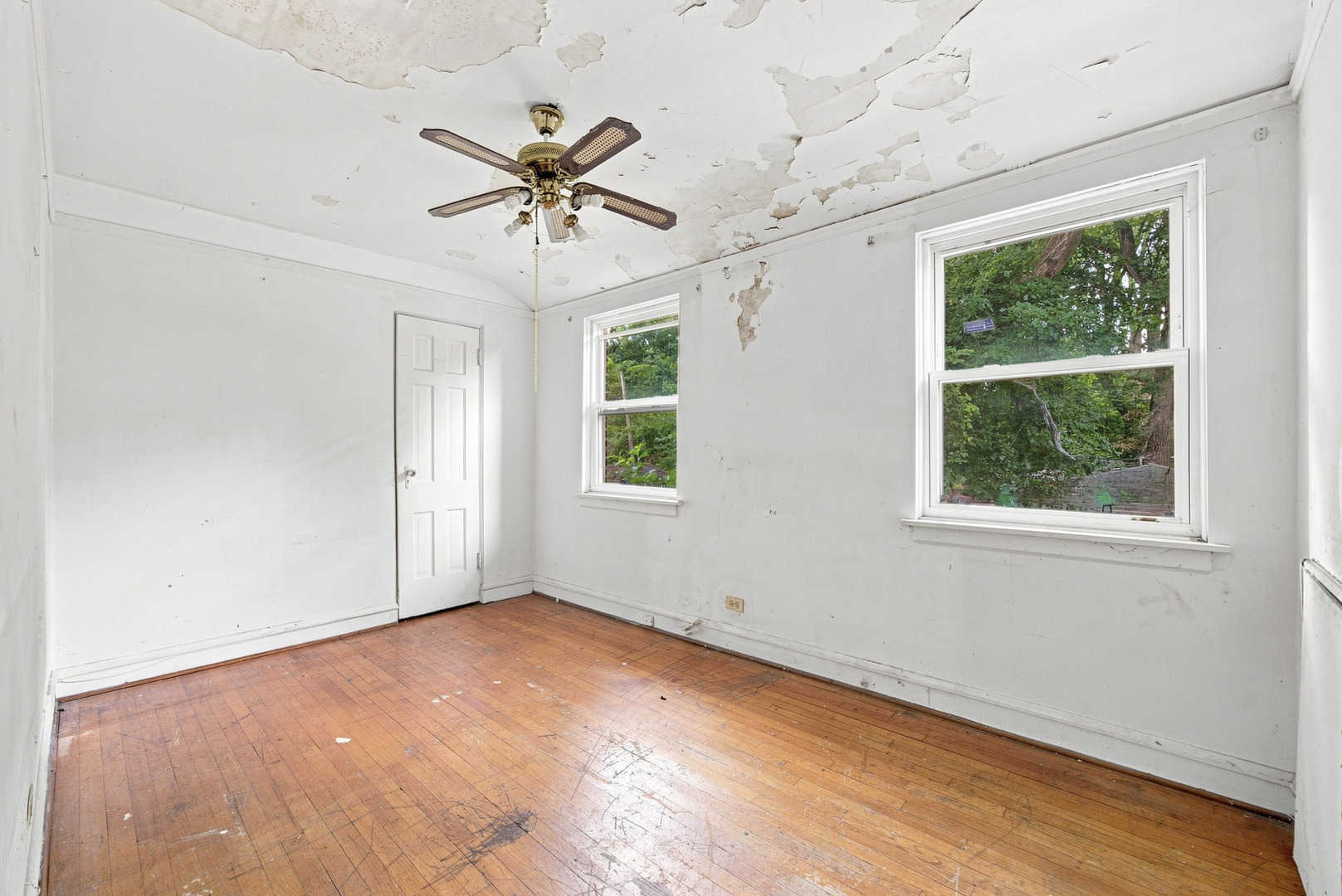 9310 S Vanderpoel Avenue Property Photo 8