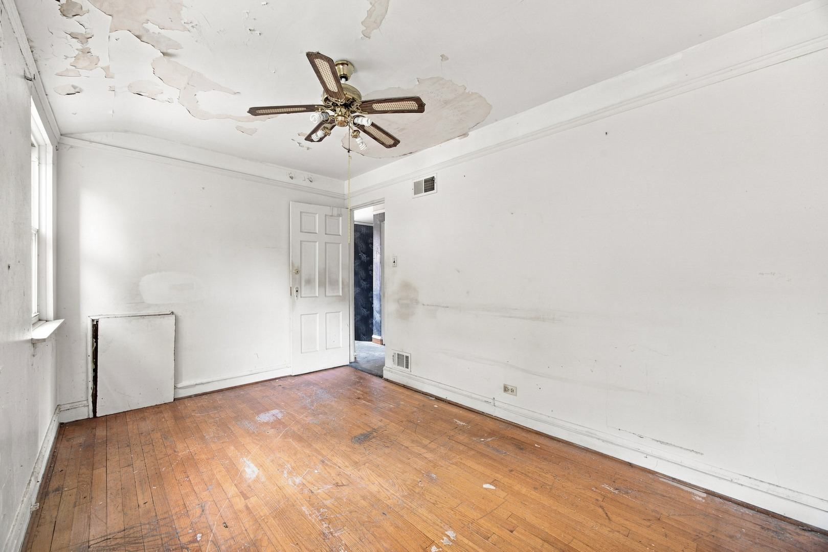 9310 S Vanderpoel Avenue Property Photo 9