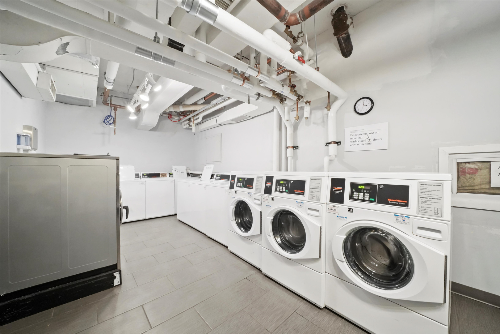1550 N Lake Shore Drive 23e Property Photo 17