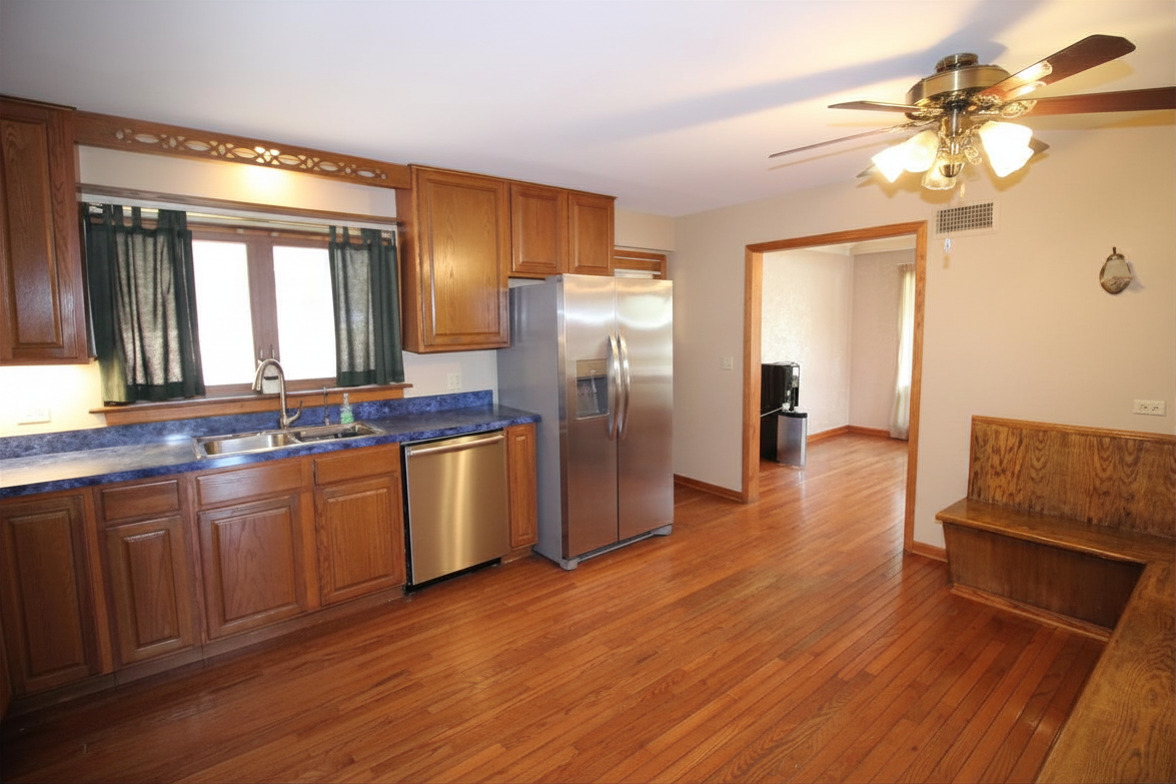 10158 S Talman Avenue Property Photo 8