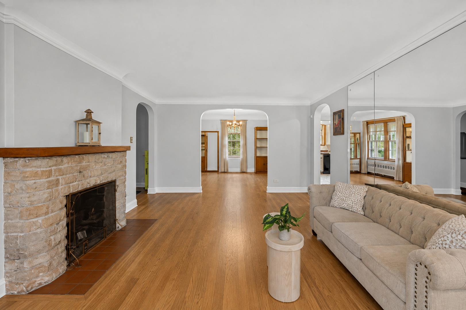 10505 S Leavitt Street Property Photo 6