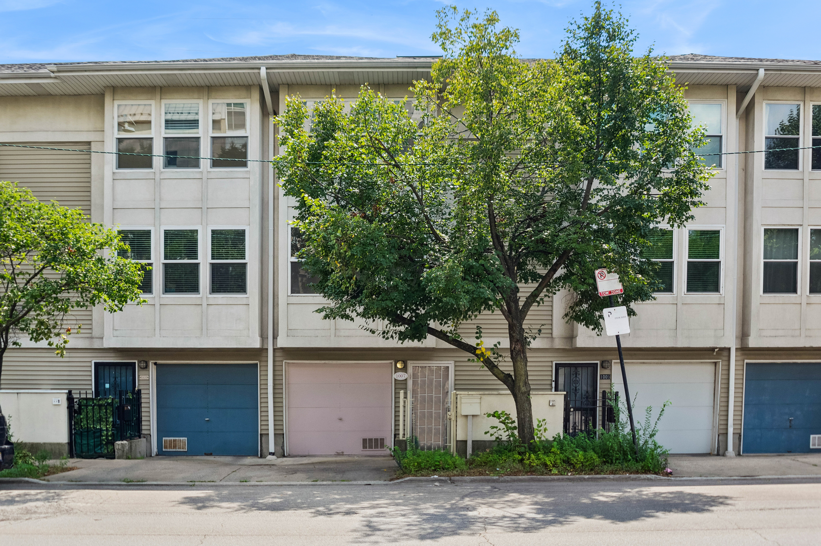 1007 E 61st Street Property Photo 1