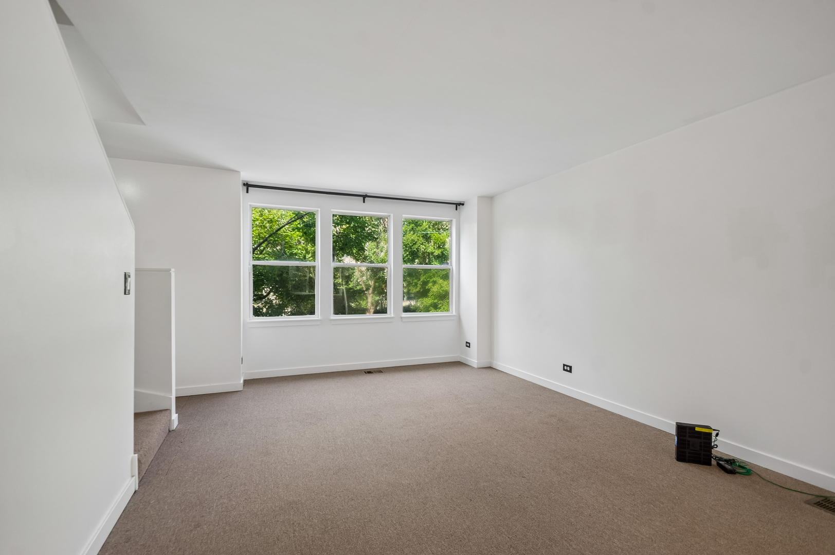 1007 E 61st Street Property Photo 3