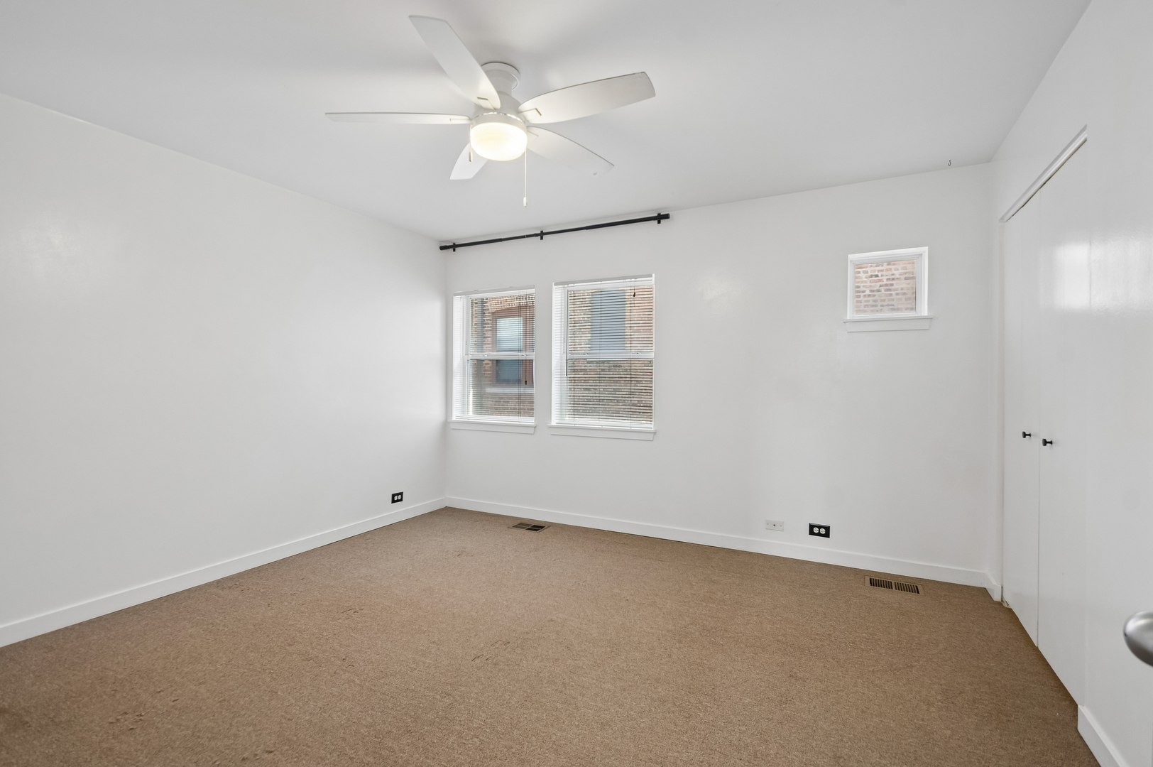 1007 E 61st Street Property Photo 21