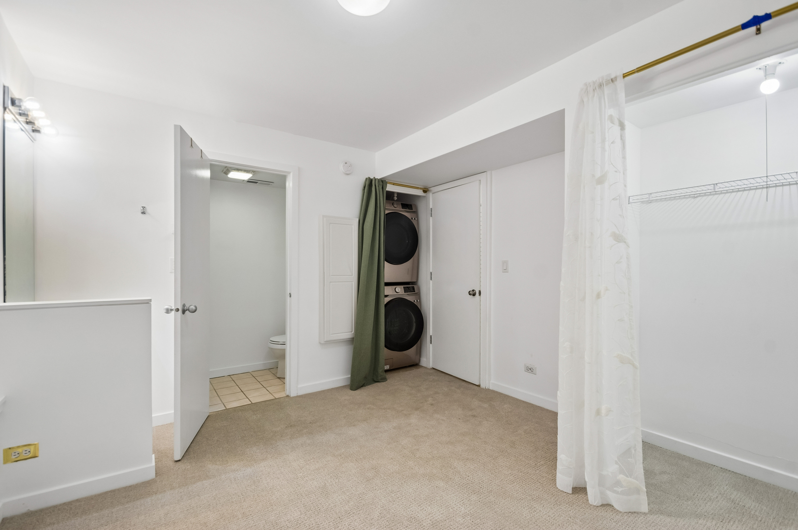 1007 E 61st Street Property Photo 29