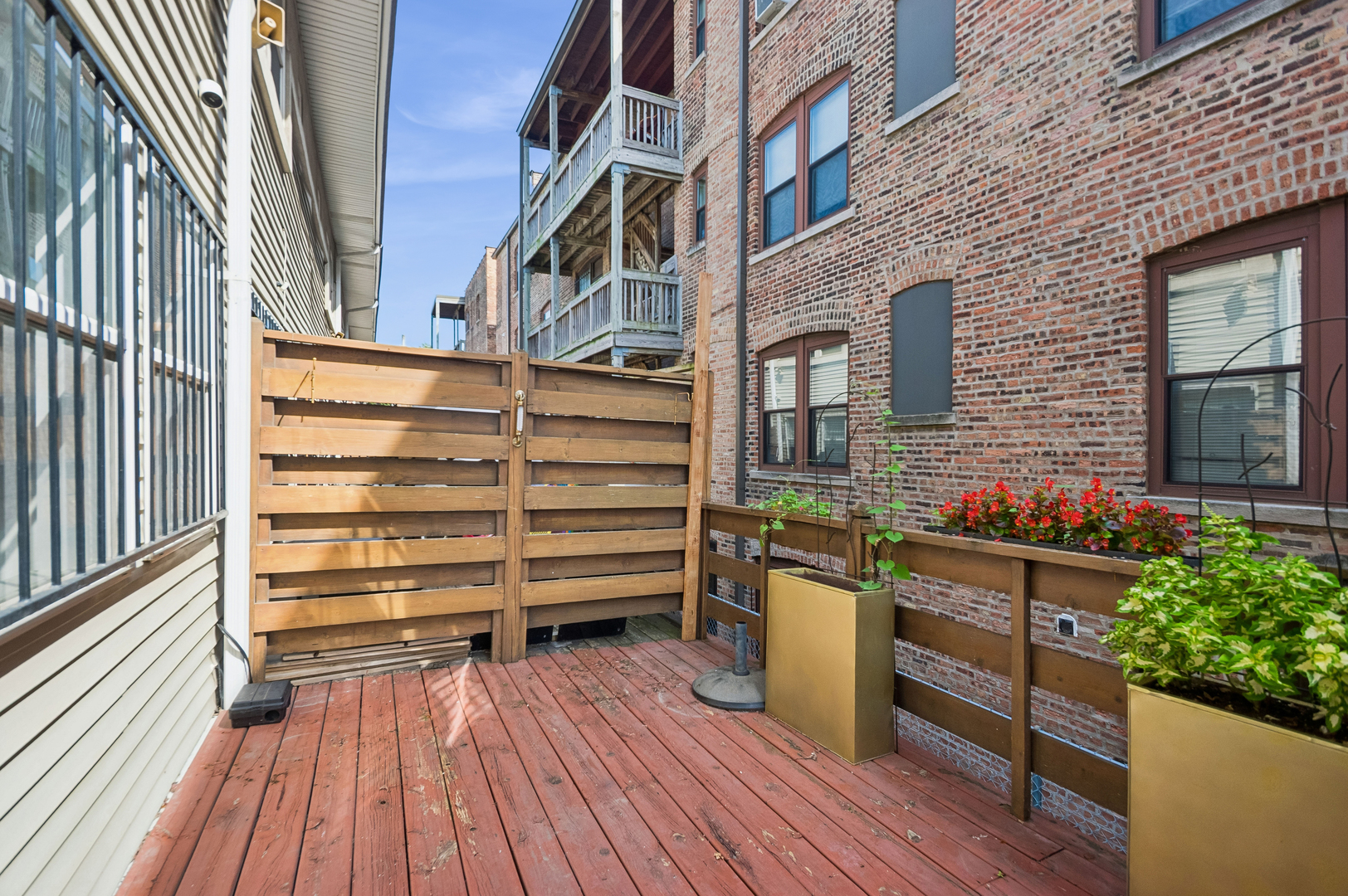 1007 E 61st Street Property Photo 32