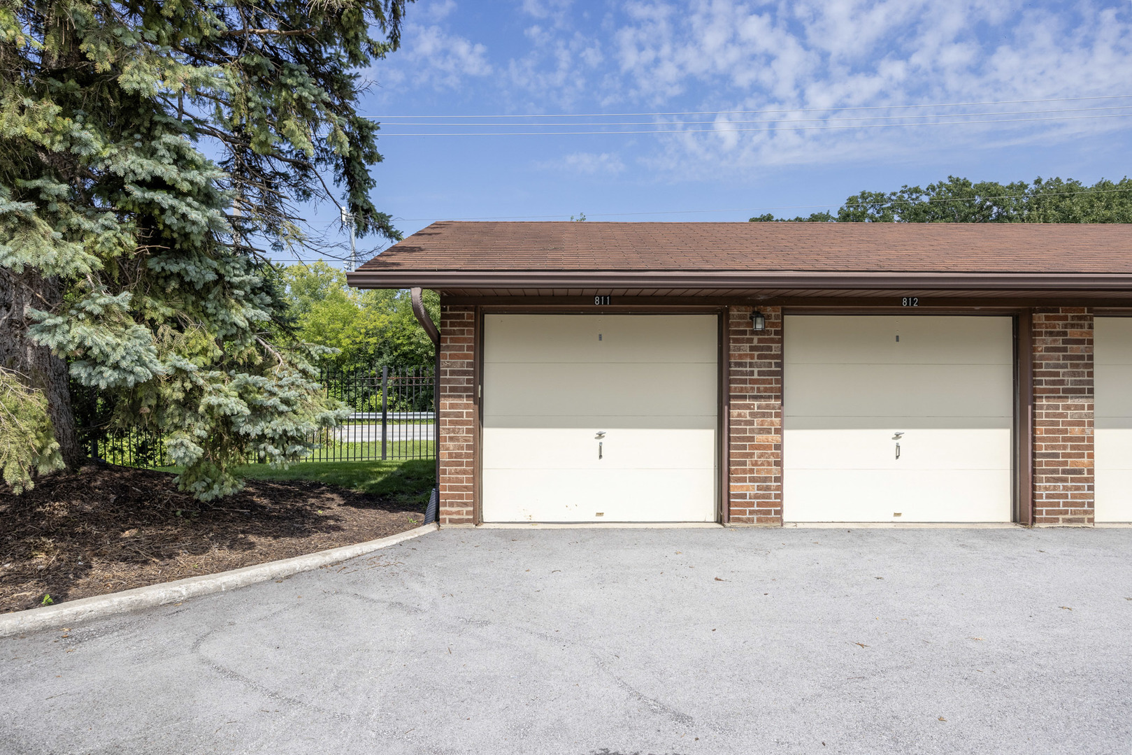 6413 Oak Forest Avenue 1s Property Photo 2
