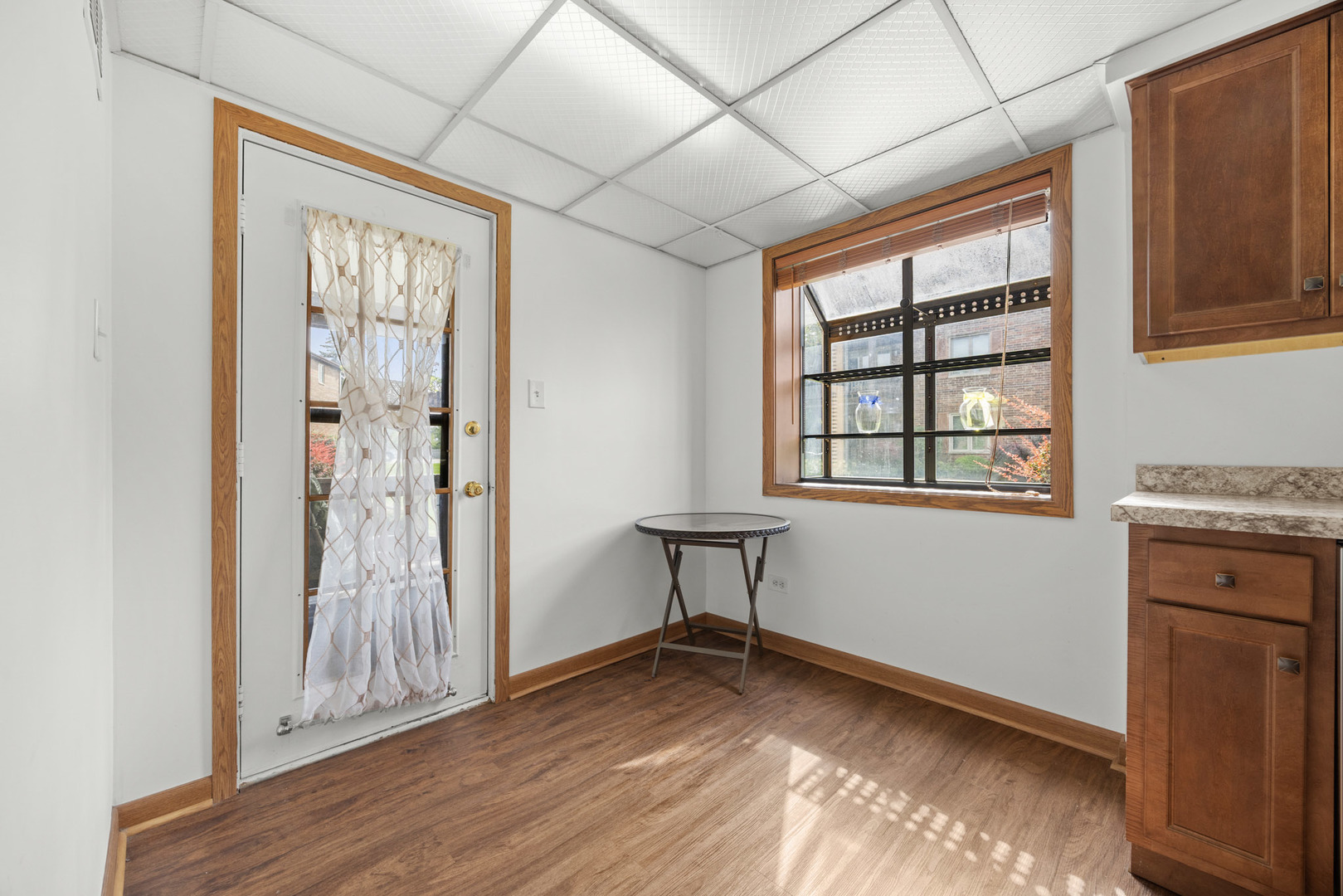 6413 Oak Forest Avenue 1s Property Photo 8
