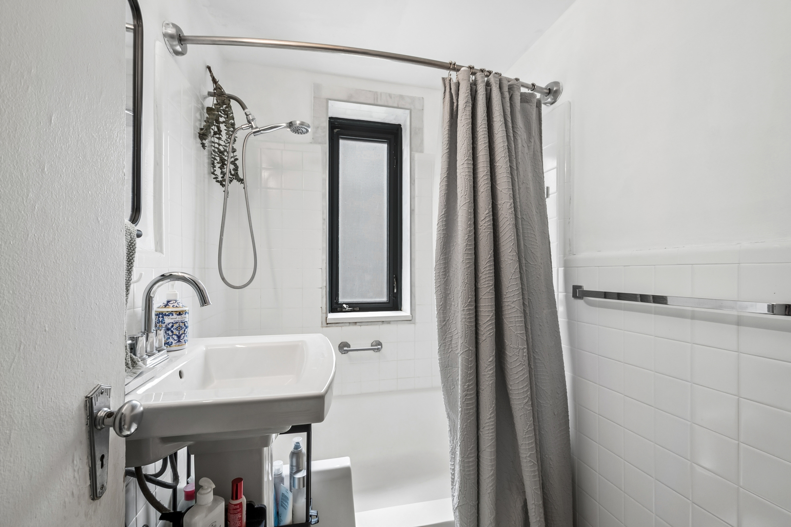 5052 N Marine Drive D3 Property Photo 11