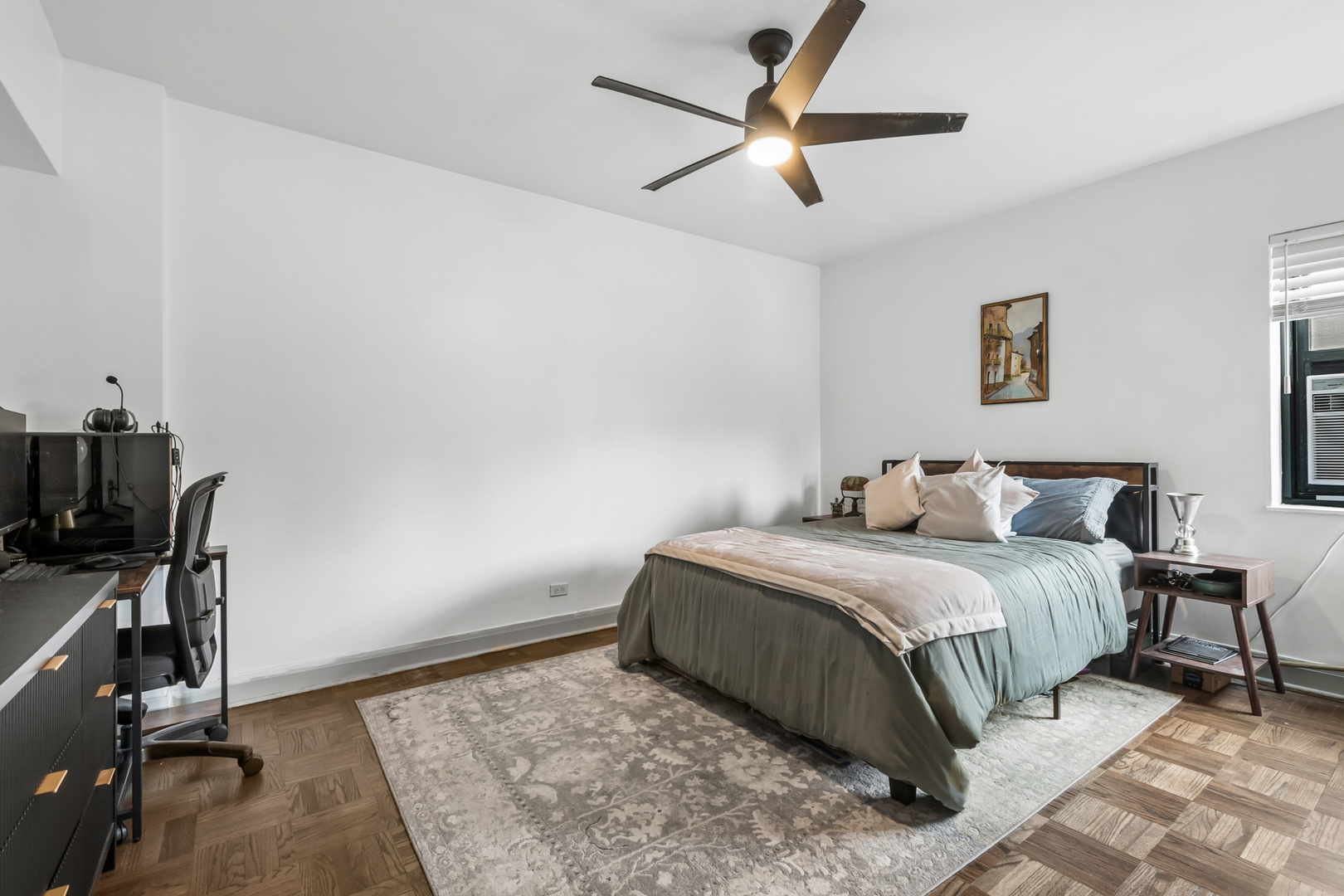5052 N Marine Drive D3 Property Photo 12