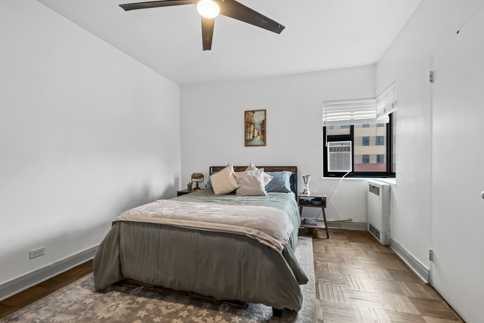 5052 N Marine Drive D3 Property Photo 13