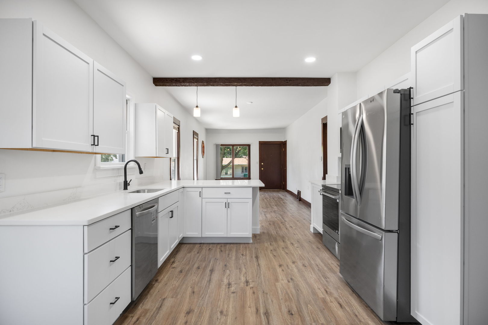 1322 N Prairie Avenue Property Photo 8