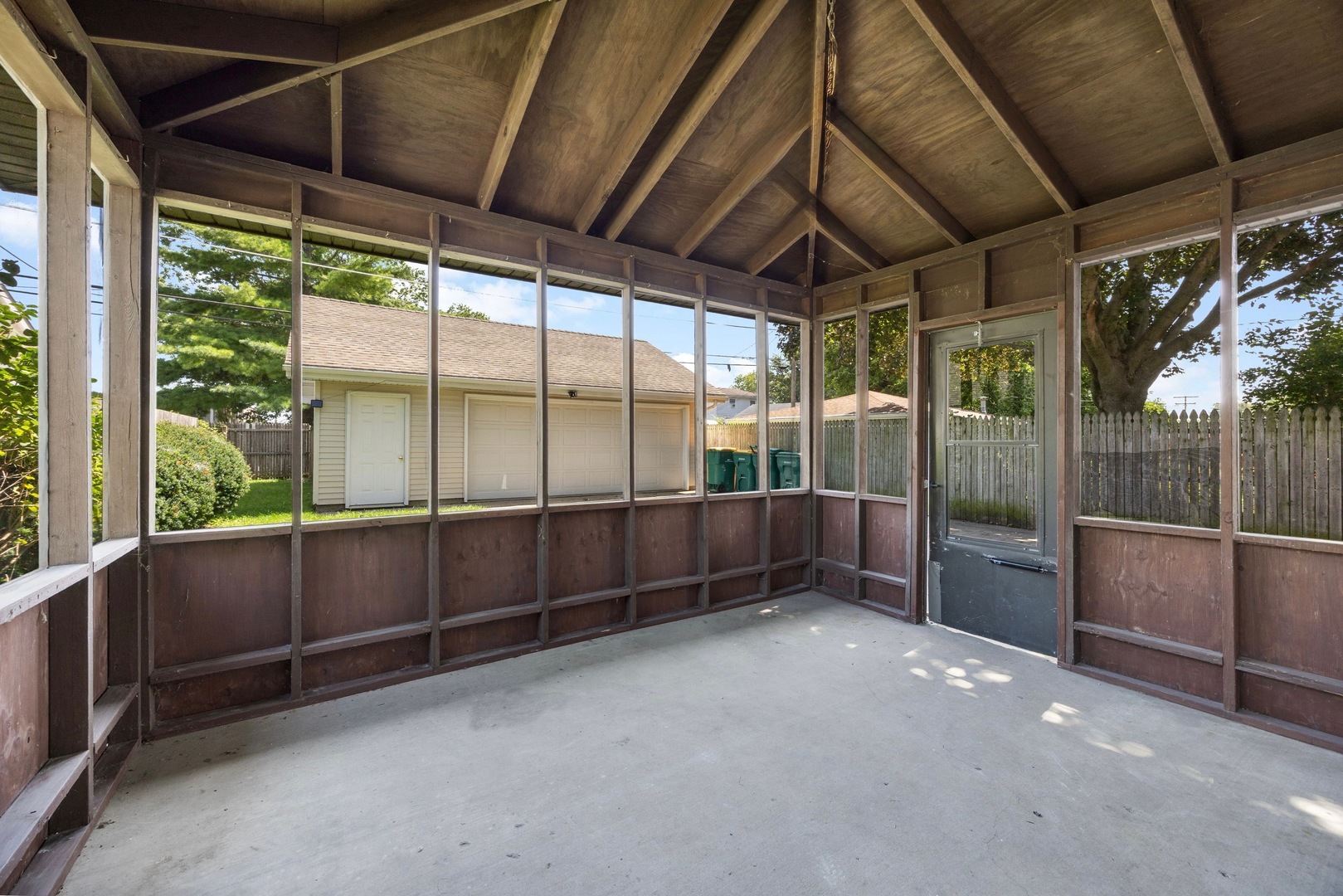 1322 N Prairie Avenue Property Photo 20
