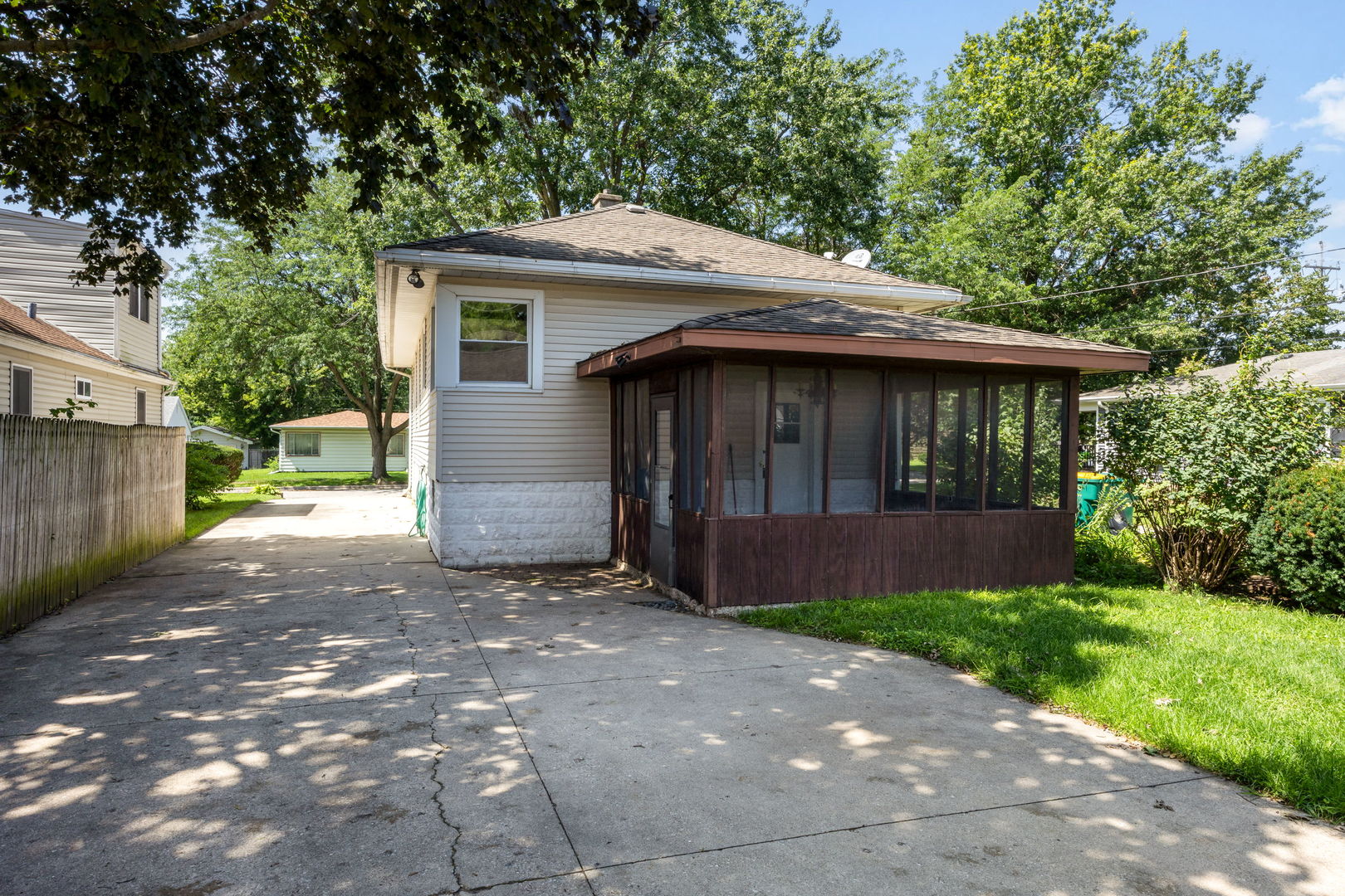 1322 N Prairie Avenue Property Photo 22