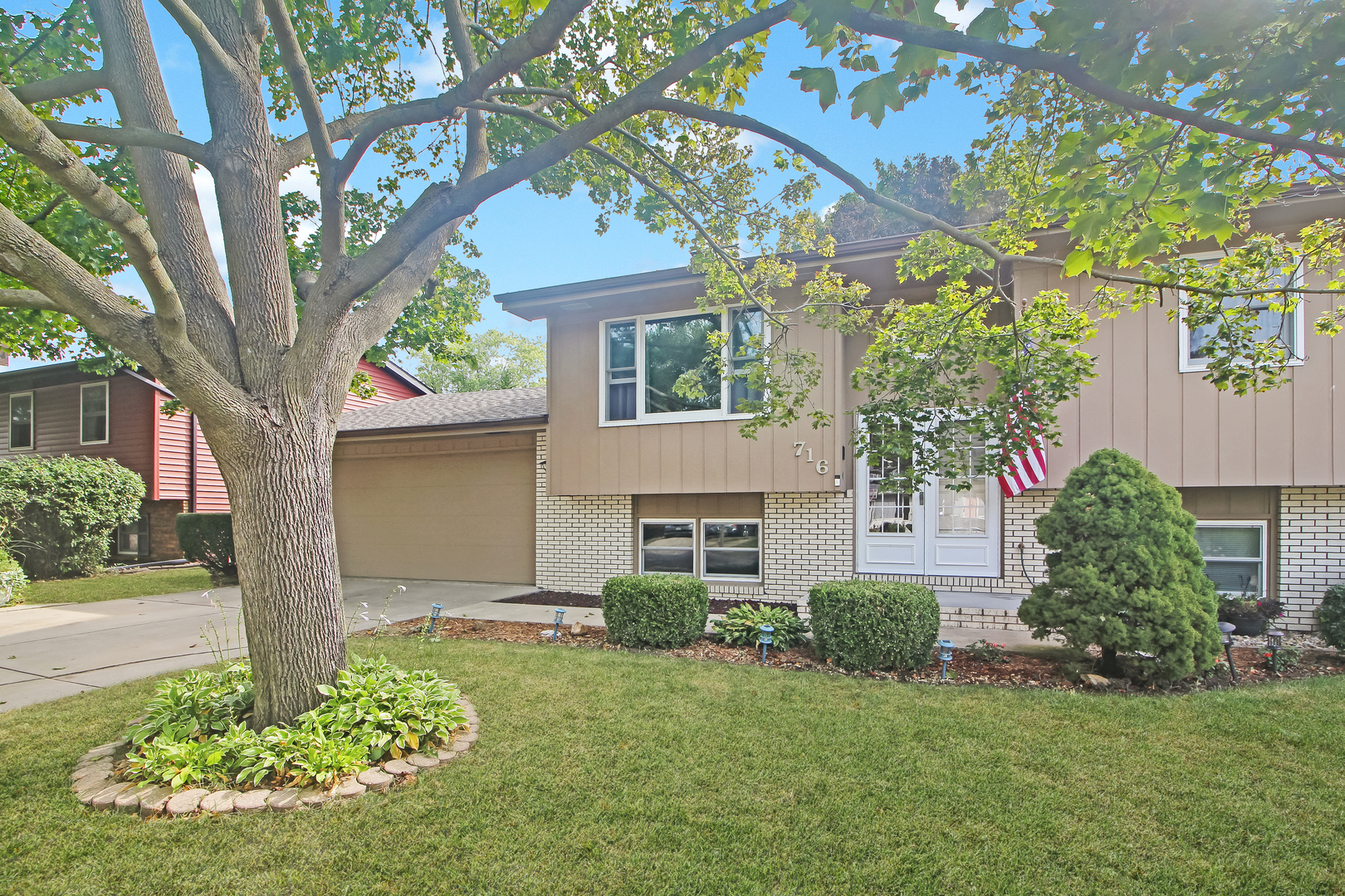 716 Lara Road Property Photo 1