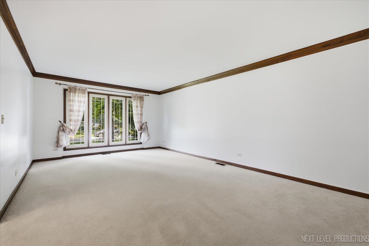 2318 River Woods Drive Property Photo 5