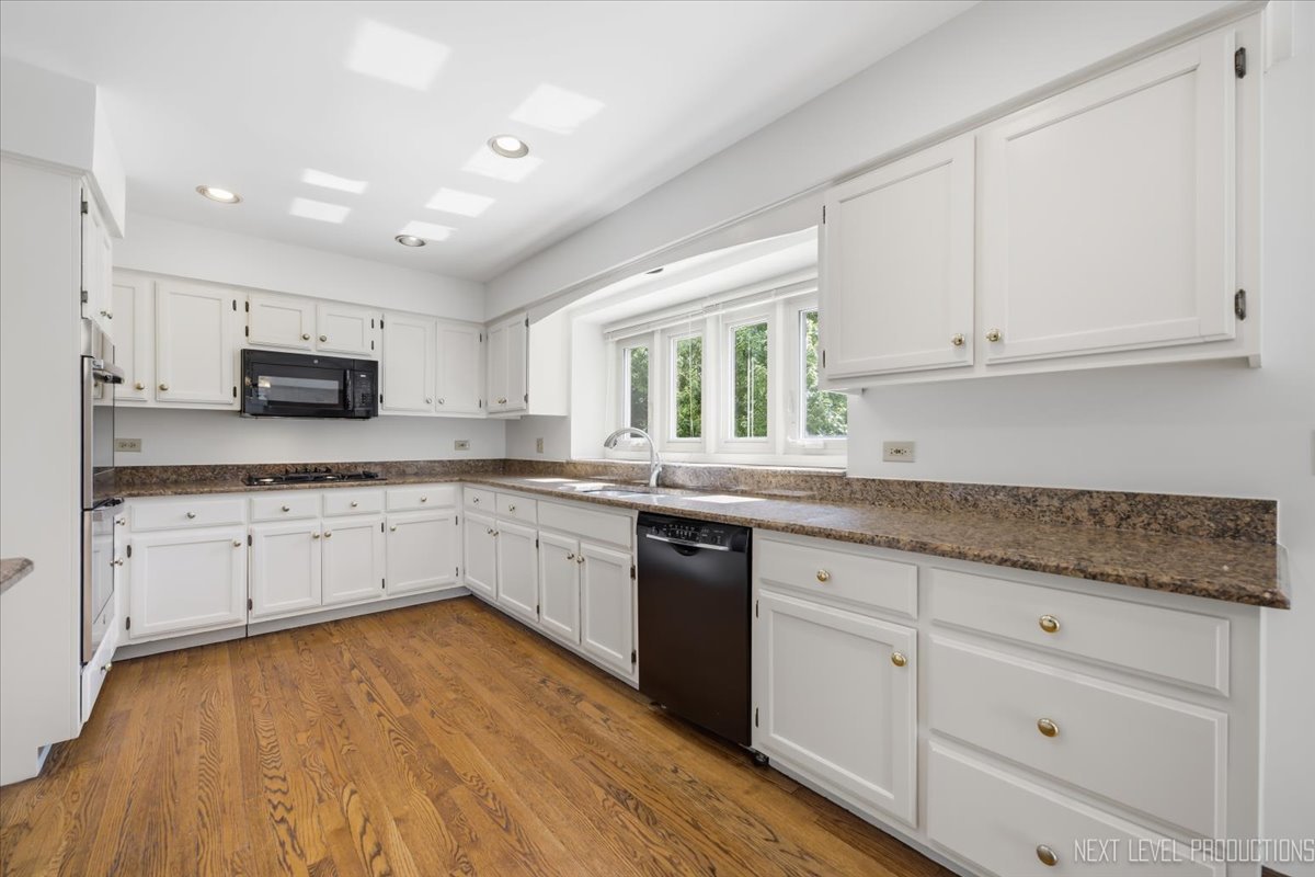 2318 River Woods Drive Property Photo 11